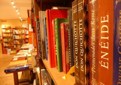 Lecture du livre de poésie de Samaële Steiner