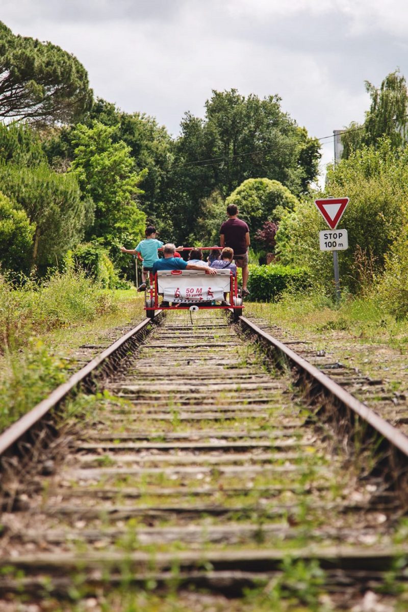 Le Vélorail de l'Armagnac et ses draisines sur la voie ferrée