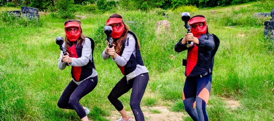 Paintball fille équipe rouge