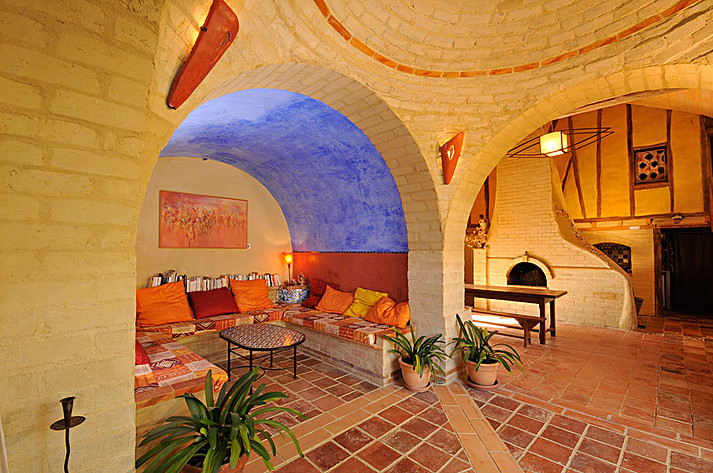 Moroccan living room Gîte Pied à Terre in Gascony L'Isle Arné