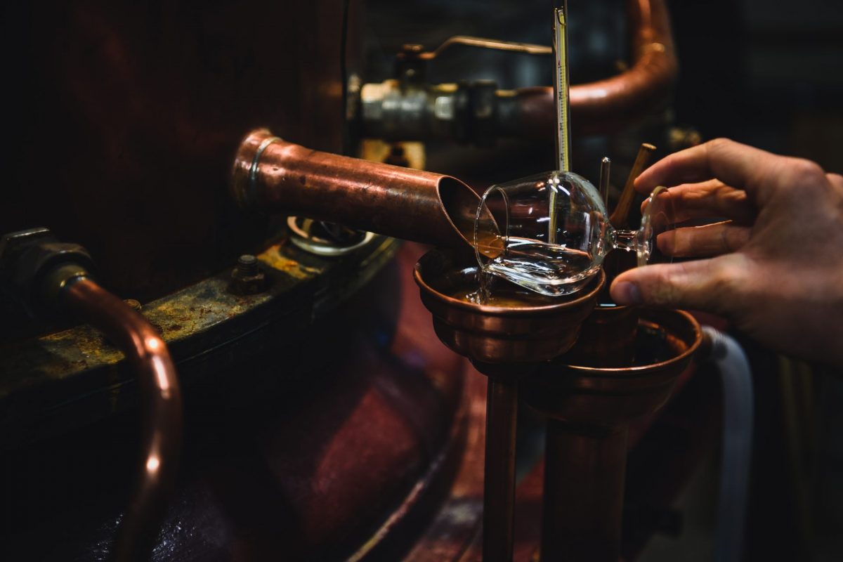 Distillation au domaine ©L’instant C photographe_Office de Tourisme Grand Auch cœur de Gascogne Distillation au domaine ©L’instant C photographe_Office de Tourisme Grand Auch cœur de Gascogne