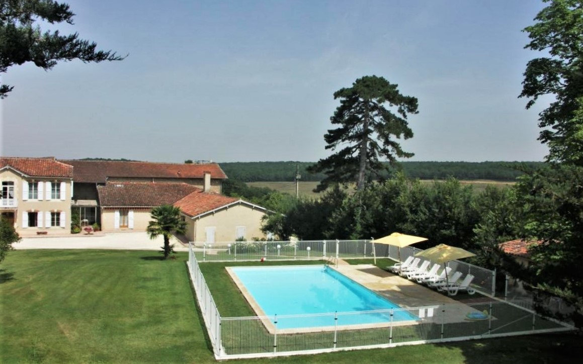 gîte avec piscine le Bouscassé