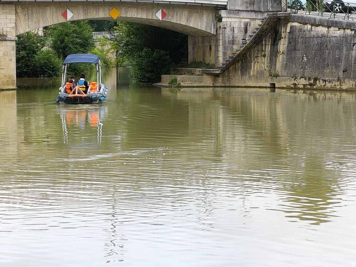 Bateau sur la Baïse à Condom