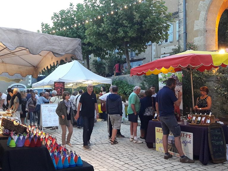 Marché nocturne juillet août à Lavardens Gers