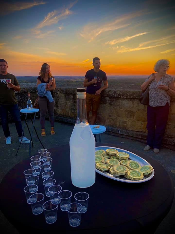 Dégustation au sommet de la Tour des Termes d'Armagnac à Termes d'Armagnac