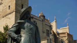 6 personnages célèbres à (re)découvrir à Auch