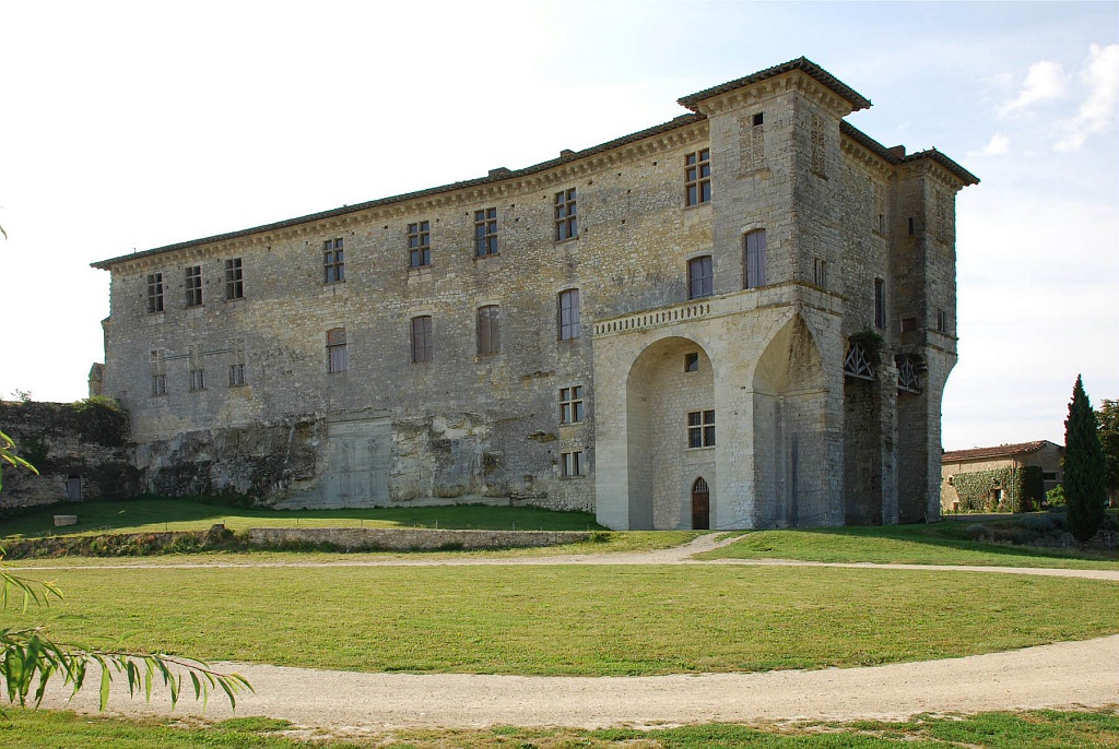 Lavardens castle