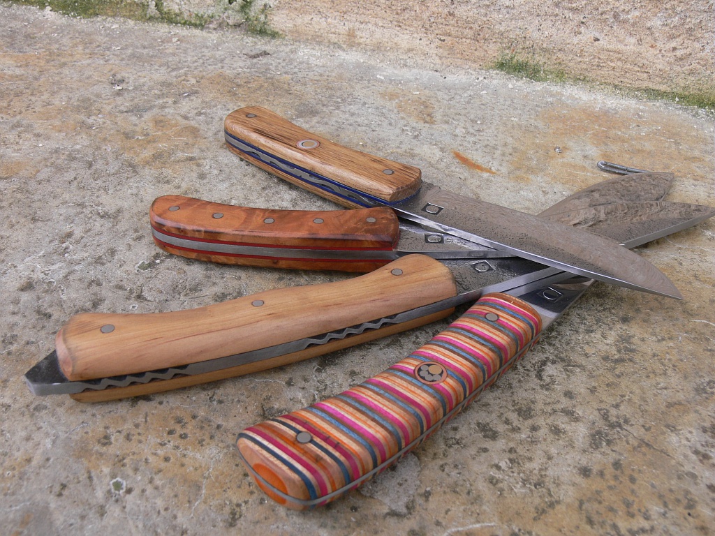 4 knives