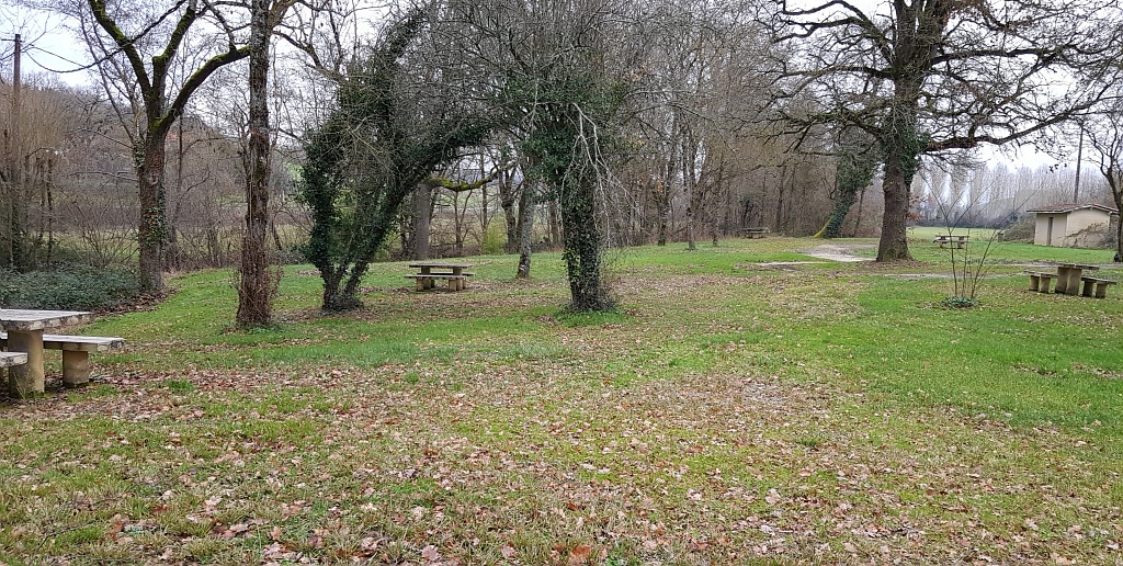 Ordan-Larroque picnic / rest area